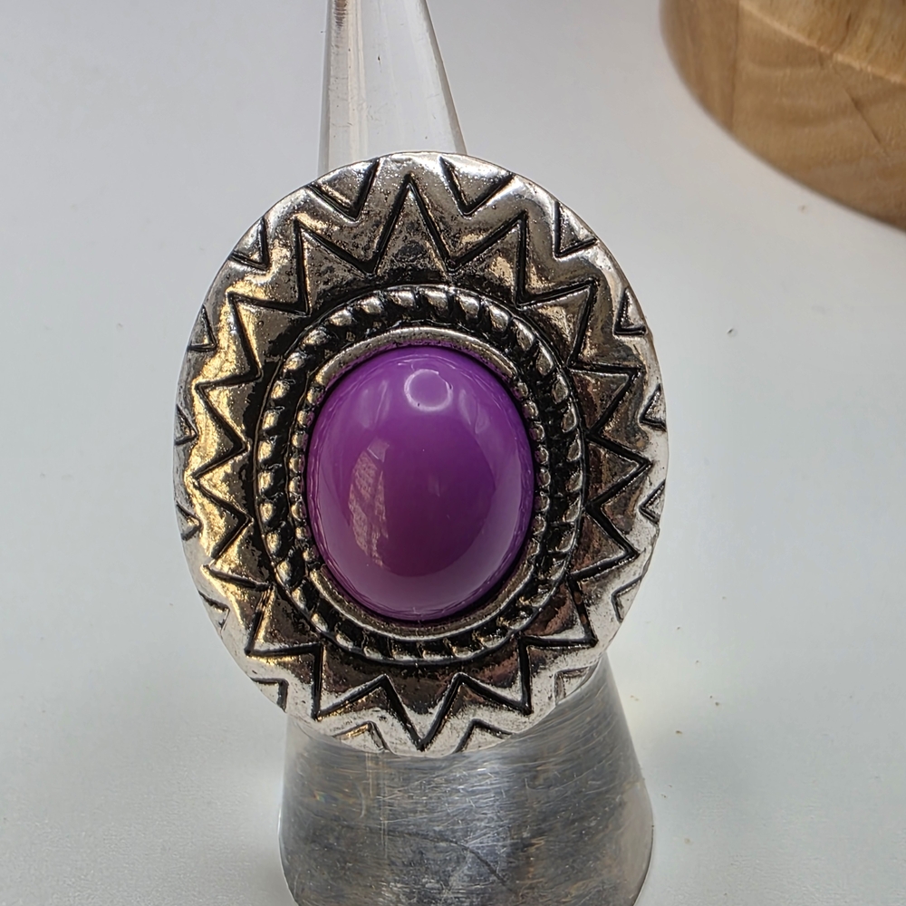 Paparazzi Silver Ring with Purple Accent (102)